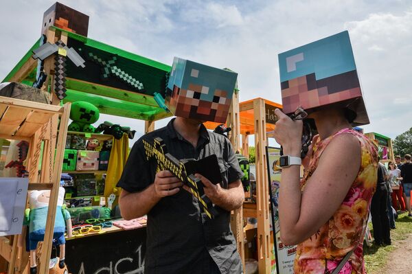 Russian Non-Profit Proposes Adding Minecraft, World of Tanks to School Curriculum Russian Non-Profit Proposes Adding Minecraft, World of Tanks to School Curriculum - Sputnik International