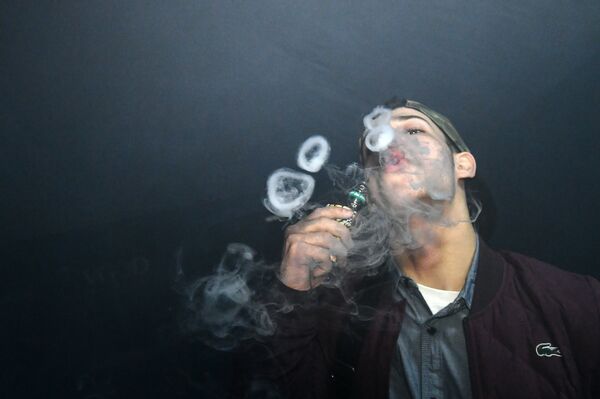 US Health Agency Says Vaping-Related Death Toll Hits 42, Lung Injuries Near 2,200 US Health Agency Says Vaping-Related Death Toll Hits 42, Lung Injuries Near 2,200 - Sputnik International