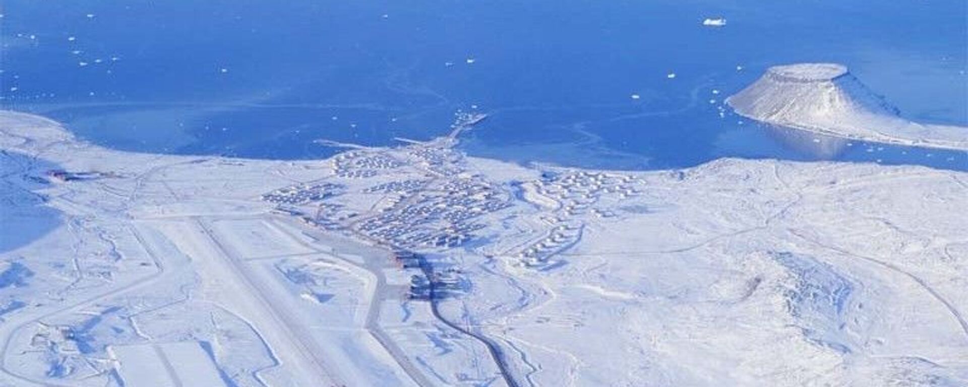 Aerial view of Thule Air Base in western Greenland - Sputnik International, 1920, 20.12.2022