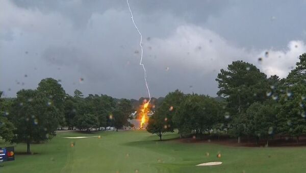 A lightning bolt struck a PGA Tour Championship golf course  - Sputnik International