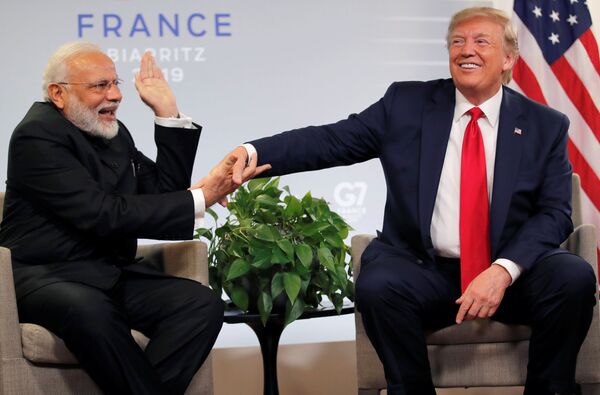 Indian PM Modi Hardsells Trump Among Indian Diaspora; Trump Makes an Election Pitch in Houston Indian PM Modi Hardsells Trump Among Indian Diaspora; Trump Makes an Election Pitch in Houston - Sputnik International