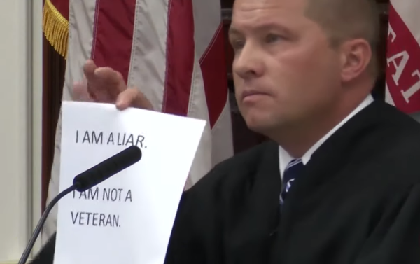 ‘I Stole Valor’: Two US Veteran Imposters Hit With Writing Assignment, Public Shaming - Sputnik International