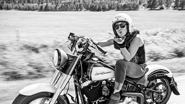 A professional speed racer and former host of a popular TV show Mythbusters Jessi Combs - Sputnik International