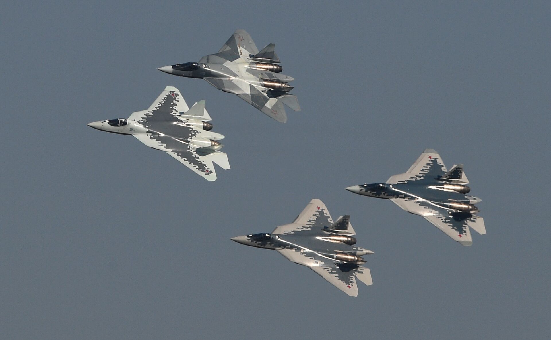 5th generation Sukhoi Su-57 fighter jets perform at the MAKS-2019 international aviation and space show in Zhukovsky, outside Moscow, Russia - Sputnik International, 1920, 24.02.2022
