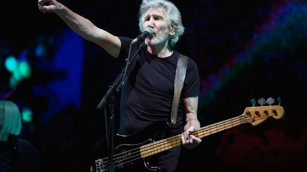 English singer/songwriter/bassist Roger Waters performs at the Sports Palace in Mexico City on November 28, 2018.  - Sputnik International