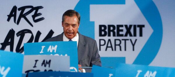 Brexit Party leader Nigel Farage speaks during a Brexit Party news conference in London, Britain August 27, 2019 - Sputnik International