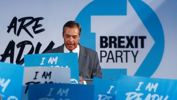 Brexit Party leader Nigel Farage speaks during a Brexit Party news conference in London, Britain August 27, 2019 - Sputnik International