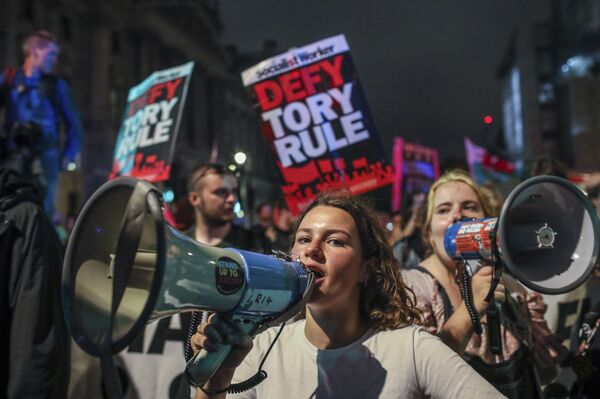 Brexit Saga Continues as New Delay Law Brings No Clarity - Sputnik International