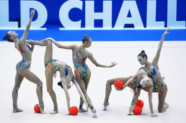 Russian female gymnasts in the final of the team performance at the World Challenge Cup-2019 in Kazan  - Sputnik International
