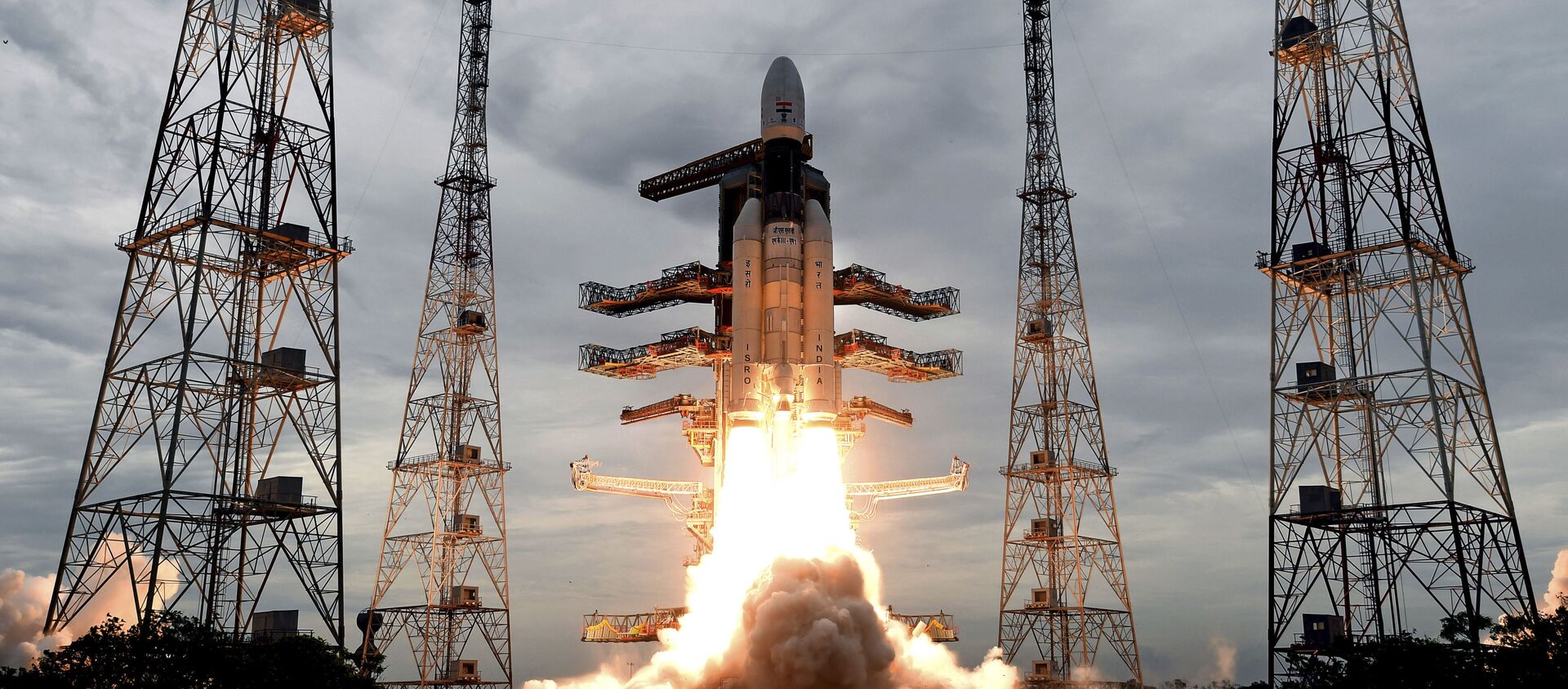 This photo released by the Indian Space Research Organization (ISRO) shows its Geosynchronous Satellite launch Vehicle (GSLV) MkIII carrying Chandrayaan-2 lift off from Satish Dhawan Space center in Sriharikota, India, Monday, July 22, 2019 - Sputnik International, 1920, 16.05.2020