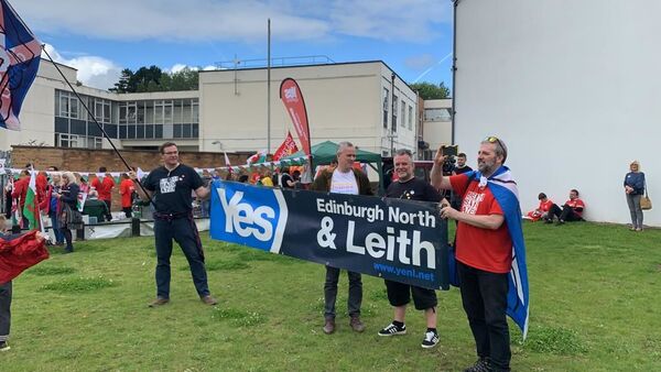 Scottish independence supporters demonstrate with All Under One Banner (AUOB) Cymru - Sputnik International