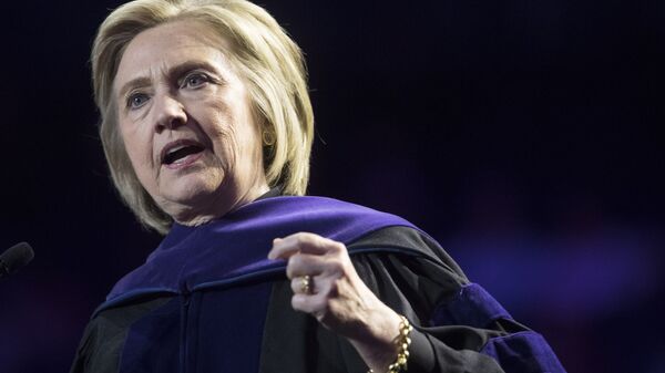 In this 29 May 2019 file photo, former Secretary of State Hillary Clinton delivers Hunter College's commencement address in New York. - Sputnik International