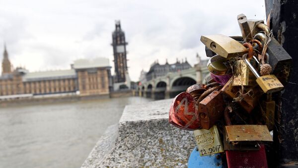 View of padlocks attached to the railings opposite the Houses of Parliament in London, Britain September 9, 2019. - Sputnik International