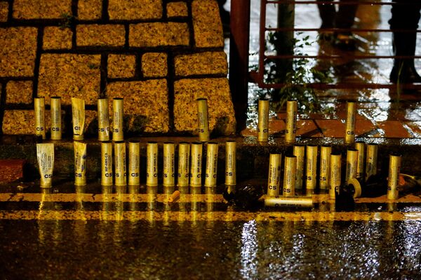 China Fires Back At US Lawmakers’ ‘Sheer Hypocrisy’ in Proposal to Ban Tear Gas Exports  - Sputnik International