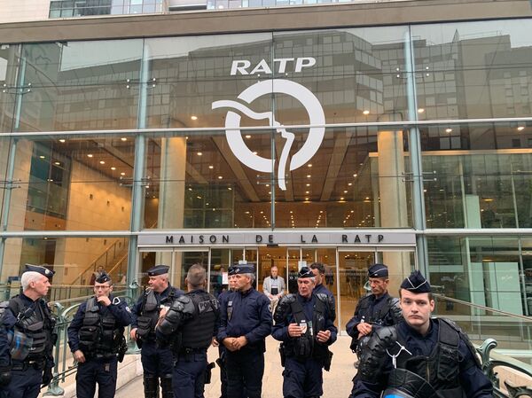 Public Transport Workers Protest in Paris, Paralysing the City - Photos - Sputnik International