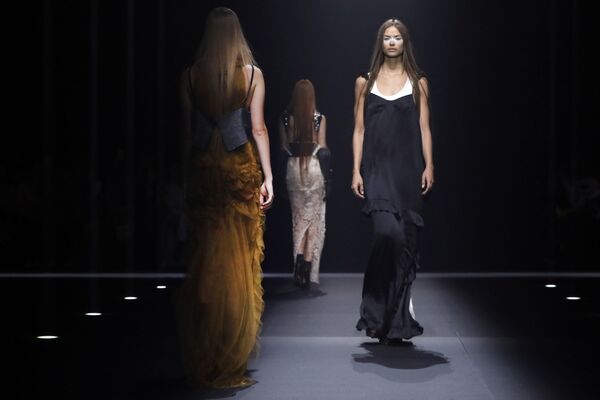 The Vera Wang collection is modelled during Fashion Week, in New York, Tuesday, Sept. 10, 2019.  - Sputnik International