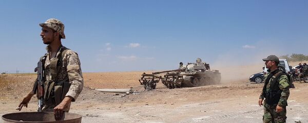 The Syrian army conducts mine clearance outside the town of Khan Sheikhoun after its liberation, Idlib province, Syria - Sputnik International