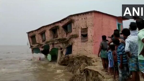  A school gets washed away in Ganga River in Katihar - Sputnik International