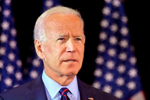 Sanders Accuses 'Wealthy Political Establishment' of Trying to Buy Joe Biden's Victory in Primaries Sanders Accuses 'Wealthy Political Establishment' of Trying to Buy Joe Biden's Victory in Primaries - Sputnik International