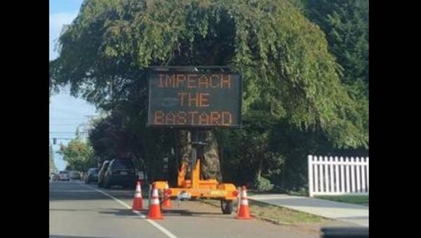 Hacked Seattle road sign says ‘Impeach the Bastard’ d' - Sputnik International
