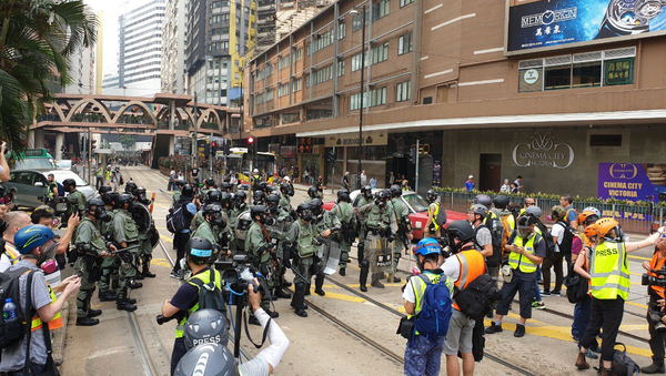 Police officers prepare for protests in Hong Kong - Sputnik International