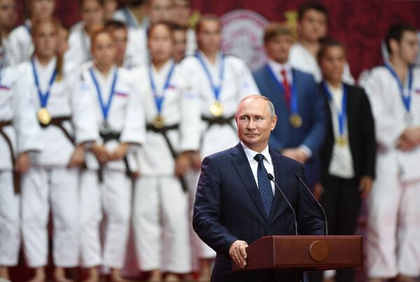 Russian President Vladimir Putin during an award-giving ceremony at the 3rd International Junior Judo tournament as part of the Eastern Economic Forum in Vladivostok. - Sputnik International