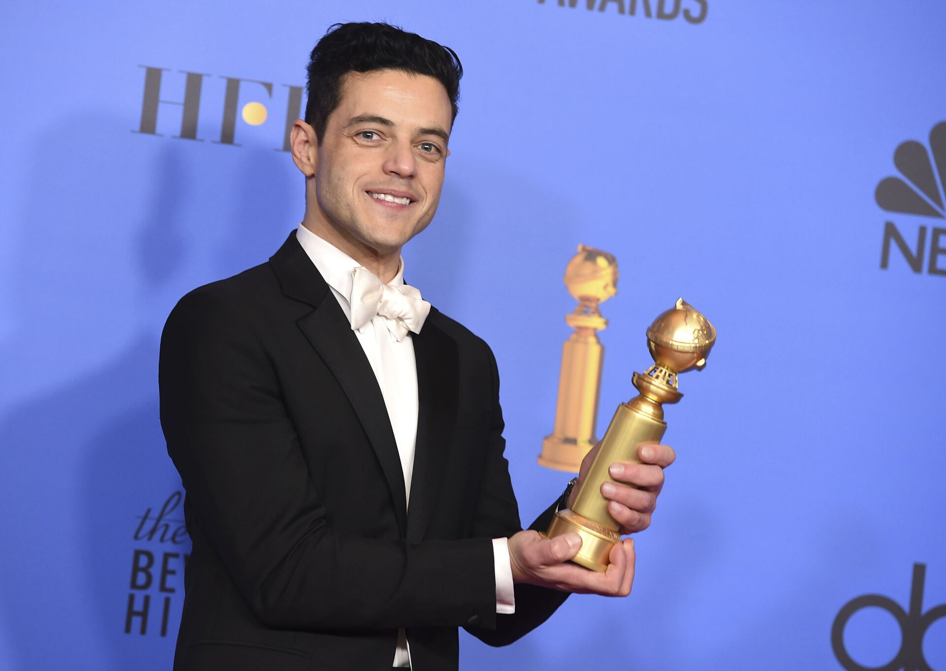Rami Malek poses in the press room with the award for best performance by an actor in a motion picture, drama for Bohemian Rhapsody at the 76th annual Golden Globe Awards at the Beverly Hilton Hotel on Sunday, Jan. 6, 2019, in Beverly Hills, Calif. - Sputnik International, 1920, 14.10.2021