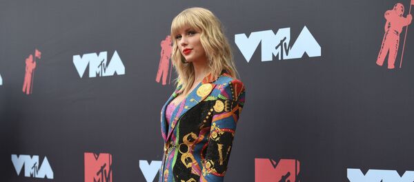 Taylor Swift arrives at the MTV Video Music Awards at the Prudential Center on Monday, Aug. 26, 2019, in Newark, N.J. - Sputnik International