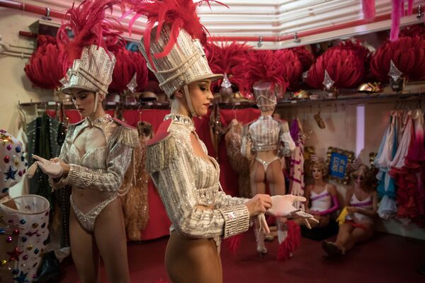 Welcome to Moulin Rouge: Backstage at Most Popular Cabaret in the World - Sputnik International