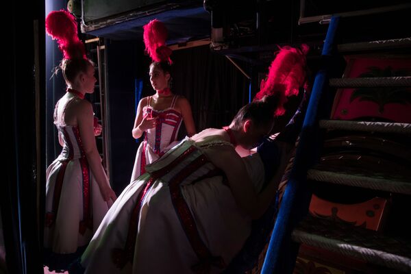 Welcome to Moulin Rouge: Backstage at Most Popular Cabaret in the World - Sputnik International