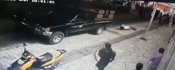 In Mexico, disgruntled residents tied the mayor to a pickup truck and dragged around the city In Mexico, disgruntled residents tied the mayor to a pickup truck and dragged around the city - Sputnik International