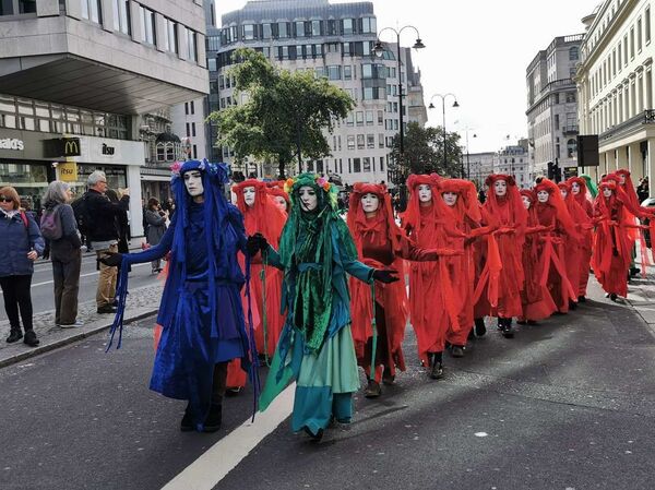 Activists from Extinction Rebellion Rally At Marble Arch, London - Photos, Video - Sputnik International