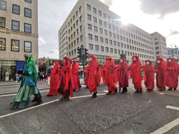 Activists from Extinction Rebellion Rally At Marble Arch, London - Photos, Video - Sputnik International