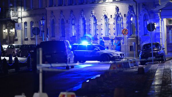 Police arrive after a synagogue was attacked in a failed arson attempt in Gothenburg, Sweden, late December 9, 2017 - Sputnik International