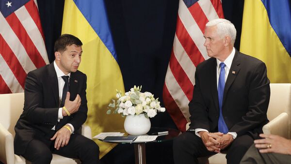 Ukraine's President Volodymyr Zelenskiy, left, gestures next to U.S. Vice President Mike Pence - Sputnik International