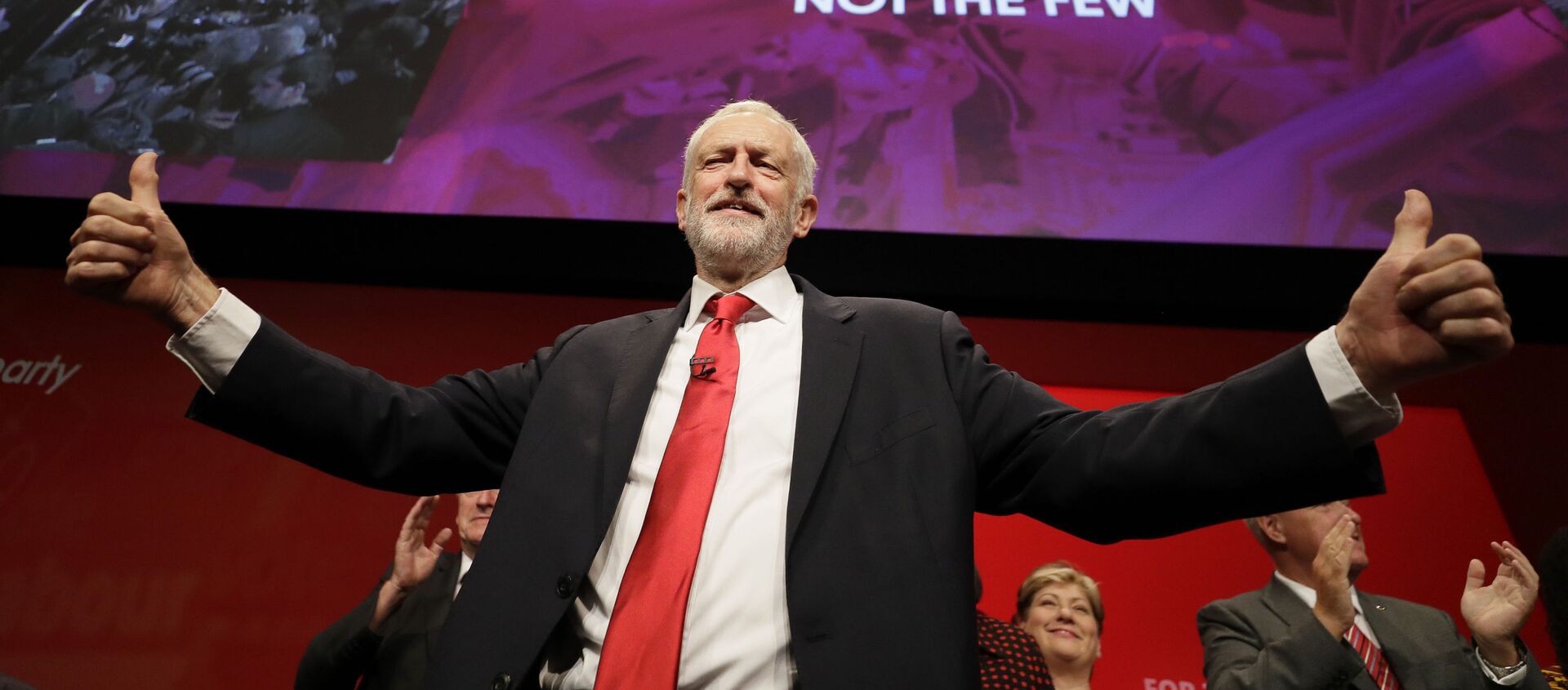 Jeremy Corbyn, leader of Britain's opposition Labour Party gives thumbs up after he addressed party members during the Labour Party Conference at the Brighton Centre in Brighton, England, Tuesday, Sept. 24, 2019.  - Sputnik International, 1920, 17.01.2021