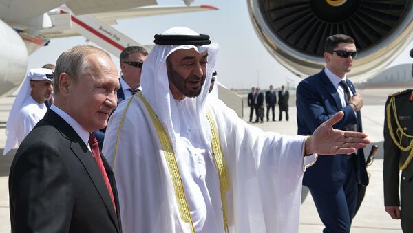 Crown Prince Mohammed bin Zayed Al Nahyan of Abu Dhabi welcomes Russian President Vladimir Putin  - Sputnik International