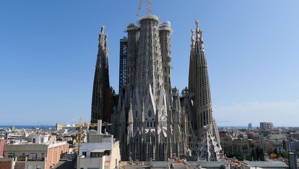 This picture shows the current situation of the works in the Sagrada Familia (Holy Family) basilica, designed by Spanish architect Antoni Gaudi, in Barcelona, on September 19, 2019. - Sputnik International