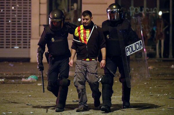 More Than 50 People Arrested in Catalonia During Overnight Unrest (Photo, Video) - Sputnik International