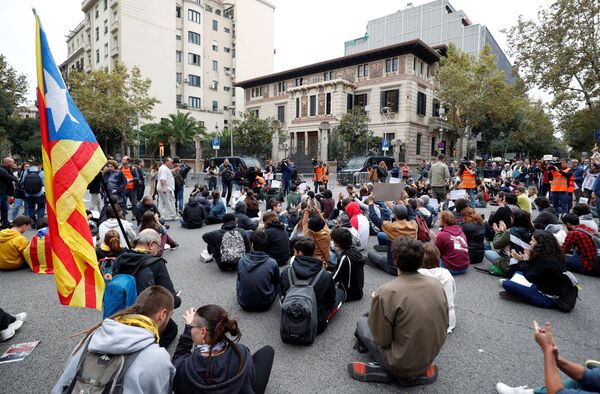 Spain Resumes Attempts to Extradite 3 Former Catalan Cabinet Members - Sputnik International