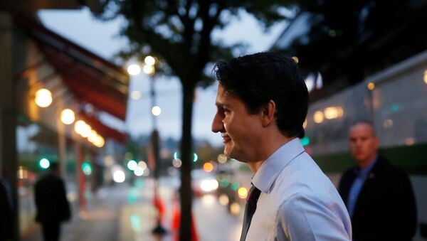 Liberal leader and Canadian Prime Minister Justin Trudeau campaigns for the upcoming election, in West Vancouver, British Columbia, Canada - Sputnik International