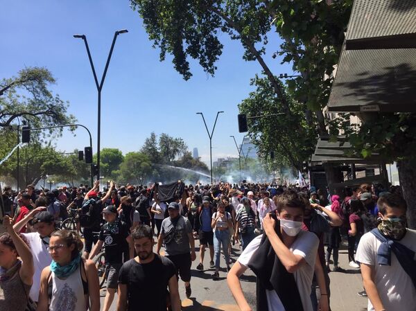 Churches Looted and Jesus Statues Burned in Chile as Inequality Protests Spiral Into Violence Churches Looted and Jesus Statues Burned in Chile as Inequality Protests Spiral Into Violence - Sputnik International