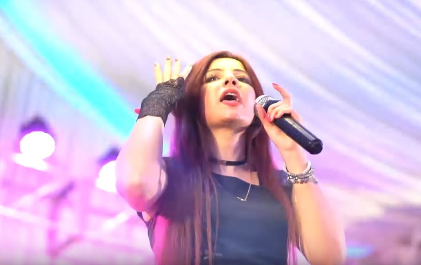 Pakistani Singer Rabi Pirzada Quits Showbiz After Twitter Gets Flooded With  Her X-Rated Videos