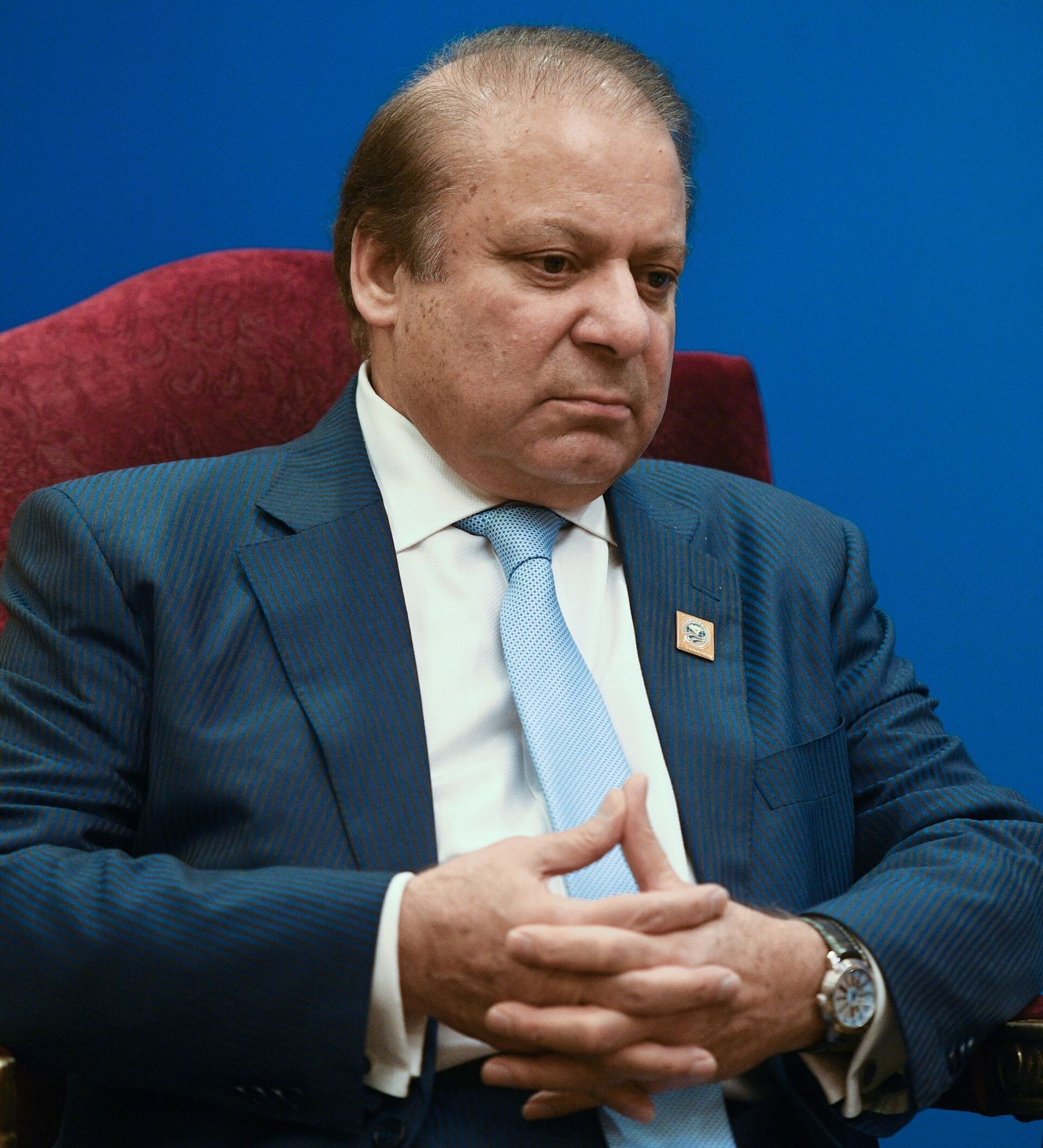 Pakistani Authorities Raid Ex Prime Minister Nawaz Sharifs Party Office Amid Judges Video Scandal 