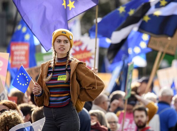 A woman takes part in anti-Brexit protest in London - Sputnik International
