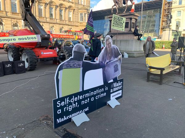 Scots March Through Glasgow in Solidarity With Jailed Catalan Independence Leaders - Photos - Sputnik International
