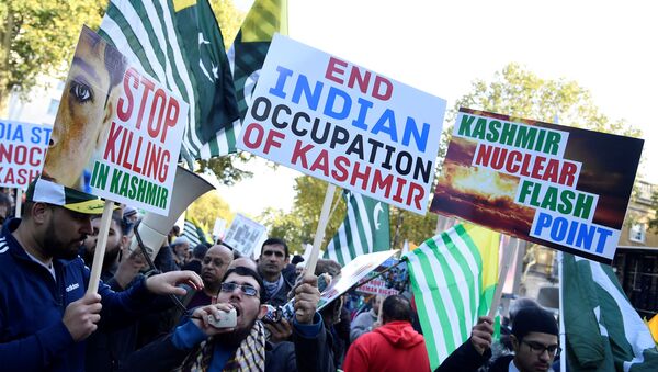 Demonstrators march during a 'Free Kashmir' protest in central London, Britain, October 27, 2019 - Sputnik International