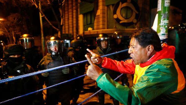 Bolivian Police Blocking Protesters Who Demonstrate Against Evo Morales - Sputnik International