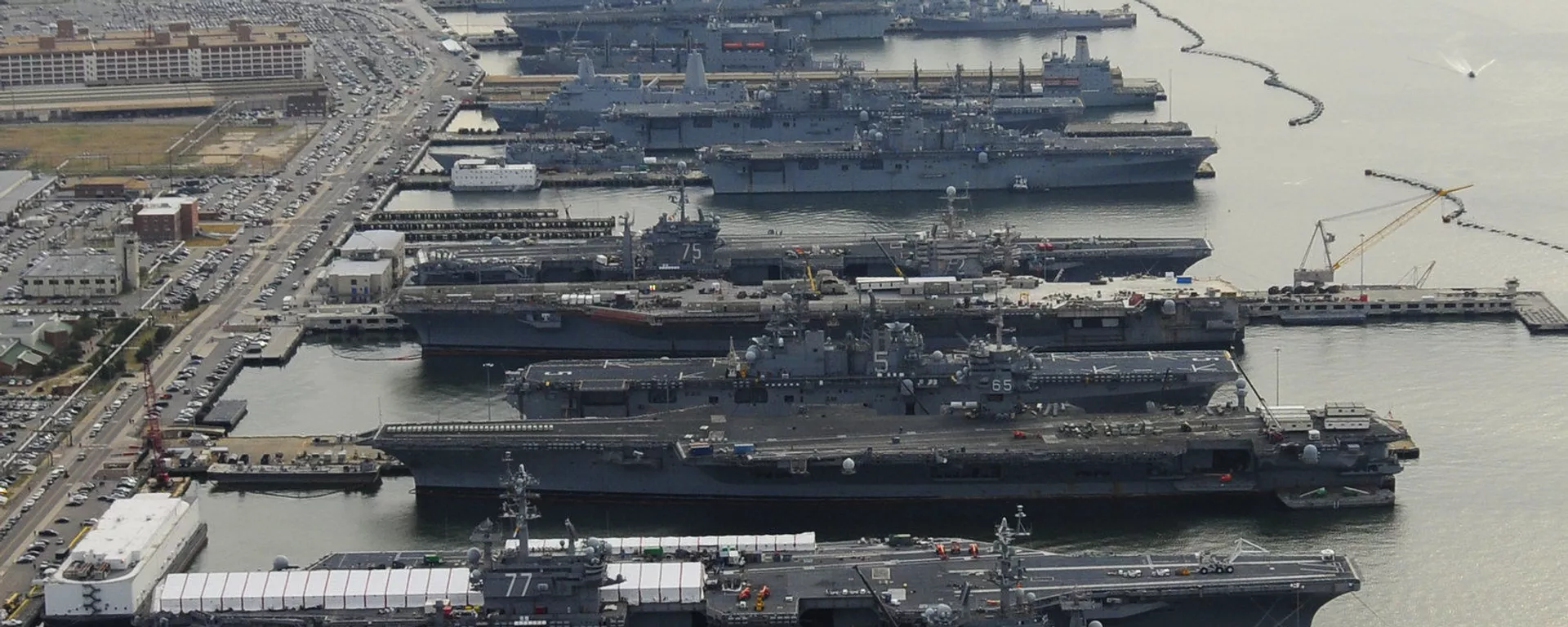 Dec. 20, 2012: The aircraft carriers USS Dwight D. Eisenhower (CVN 69), USS George H.W. Bush (CVN 77), USS Enterprise (CVN 65), USS Harry S. Truman (CVN 75), and USS Abraham Lincoln (CVN 72) are in port at Naval Station Norfolk, Va., the world's largest naval station. - Sputnik International, 1920, 03.08.2024