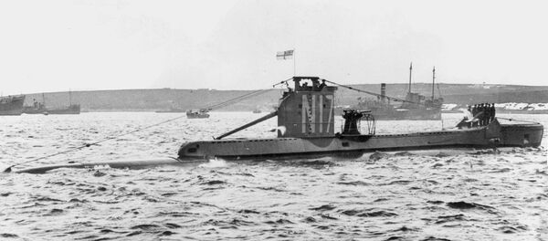 HMS Urge under way in harbour, at harbour stations - Sputnik International